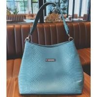 ราคา กระเป๋าสะพายข้าง กระเป๋าผู้หญิง หนังวัวแท้ ลายเกร็ดงู สภาพใหม่มาก สินค้ามือสองเคลียร์ตู้ (25652509541)