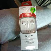 ราคา หูฟังสายหัวแจ็ค ( หัวกลม ) หูฟัง RIZZ ส่งต่อซื้อมาผิดรู รีวิวกันว่าดีเสียงปังมาก รับประกัน 1 ปีตามหน้ากล่อง มีไมค์ (24526204062)