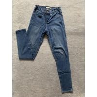 ราคา กางเกงยีนส์ขายาว ลีวายแท้ มือ2 (3278952276)