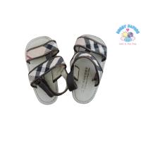 ราคา สินค้ามือสอง : รองเท้า Burberry เด็ก Unisex ของแท้ 100% (18271370786)
