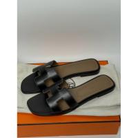 ราคา รองเท้าแตะ Hermes oran sandals สีดำ size 38 มือสองของแท้ Like new (29638612514)