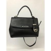 ราคา กระเป๋ามือสอง ของแท้ Michael Kors หนัง Saffiano สีดำ ขนาด 10 นิ้ว พร้อมส่ง (21746504160)