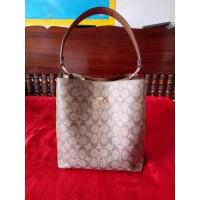 ราคา Coach งานเกรดออริ มือสอง สภาพสวย สีน้ำตาล ขนาด 10 นิ้ว 390.- ส่งฟรี (6195602278)