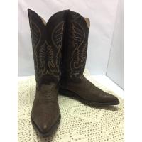 ราคา รองเท้าบูทคาวบอยชายสีน้ำตาล หนังแท้ผสมหนังกลับลาย เดินเส้นรอบน่องสภาพดี มือ 2 (5906881273)