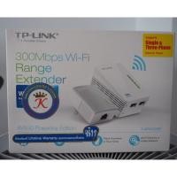 ราคา Power Line TP Link AV500 Edition 300Mbps เป็นตัวส่งสัญญานอินเนตภายในบ้านไปตามสายไฟ เหมาะกับบ้านที่เดินสายแลนเพิ่มไม่ได้ (2371369877)