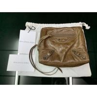 ราคา RARE Balenciaga olive clutch bag แท้ 100% (2292498660)