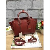 ราคา สินค้า Outlet CHARLES & KEITH TRAPEZE BAG (670932575)