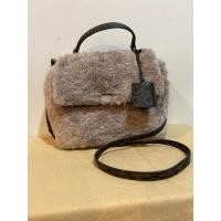 ราคา Calvin klein มือสองของแท้ กระเป๋าสะพาย ครอสบอดี้ได้ ขนาด 10 นิ้ว (24229472286)