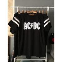 ราคา เสื้อวง Acdc Shoot To Thrill Striped Sleeve T-Shirt Officials 2018 - ผ้า 60/40 cotton/Polyester ลิขสิทธิ์แท้ มือสอง (12475416557)