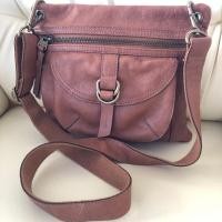 ราคา กระเป๋าสะพายหนังแท้ Fossil (6709111171)