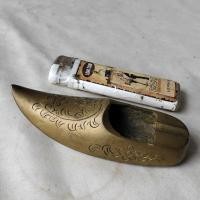 ราคา Vintage Display NOS ที่เขี่ยบุหรี่รองเท้าทองเหลืองหนาแกะสลักเรียบ (52554601156)
