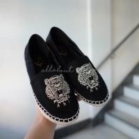 ราคา Kenzo slip on ‼️ลด3วัน (819343613)