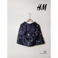 ราคา (พร้อมจัดส่ง) กระโปรงสั้น ทรงบาน h&m จีบรอบ สีดำ ลายดอกไม้ สภาพ90% ใหม่ (26730791549)