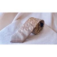 ราคา เนคไทผ้าไหม มัดหมี่ ขนาดกว้าง 2.5นิ้ว สีเทาทอง ND-CT-102521 (29122861980)