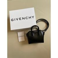 ราคา Used Givenchy Micro Antigona Bag (23737191473)