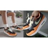 ราคา [คลังสินค้าพร้อมจัดส่งที่รวดเร็ว] Nike Air Max 1 PRM ลูกเป็ดขี้เหร่สีเทาสีส้มรองเท้าวิ่งผู้ชายผู้หญ (27355105882)