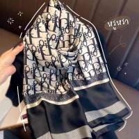 ราคา ((พร้อมส่ง)) ผ้าพันคอสกรีนลายดิออร์ ผ้าคลุมไหล่ คอลเลคชั่นใหม่‼️ผืนใหญ่ เนื้อผ้าซาติน เรียบหรูดูแพง (11170414399)