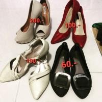ราคา รองเท้าผู้หญิงส้นสูงมือสองสภาพดี (4215619796)