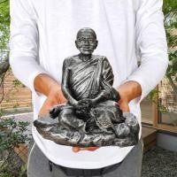 ราคา NMT8 หลวงพ่อฤาษีลิงดำ วัดท่าซุง สีปัดเงินเก่า ประทับนั่งยิ้มรับทรัพย์บนก้อนหิน เข้าพิธีปลุกเสกเสาร์ 5 ขนาดประมาณ5นิ้ว (23950331815)