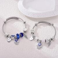 ราคา พร้อมส่งสร้อยข้อมือ จี้รูปดวงตาชั่วร้าย สีฟ้าดวงตาปีศาจ สร้อยข้อมือแฟชั่น สร้อยข้อมือ สีฟ้า ฝ่ามือตาโต ตกแต่ง เทคโนโลยีการฝังที่ประณีต เครื่องประดับแฟชั่น จี้เพชร หรูหรา ผีเสื้อ เสน่ห์ (41871627424)