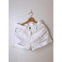 ราคา กางเกงยีนส์ขาสั้น สีขาว ขาดๆ (25690620991)