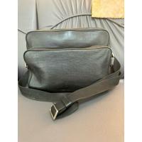 ราคา พร้อมส่ง**กระเป๋าหนังสะพายข้าง Bally แท้มือสอง (28153748020)