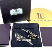 ราคา Prada Metal hair pins กิ๊บติดผมโลหะ 1IF051-2BA6 สี Black/Silver ของแท้ 100% (45554455696)