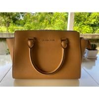 ราคา Michael Kors MEDIUM SELMA BAG (43608317770)