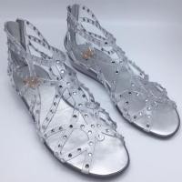 ราคา Stuart Weitzman Glogladius Crystal Jelly Sandals (300785063)