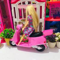 ราคา รถมอไซค์ Barbieสีชมพูน่ารักๆมือสองสุ่มหมวก1ใบไม่มีมีขาตั้งกับฝาหลัง (56953343884)