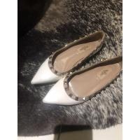 ราคา รองเท้าคัชชูมือสองแบรนด์ VALENTINO คะราคารวมส่งแล้วจ้าขอคนรับสภาพน้องได้คะ (10411609498)