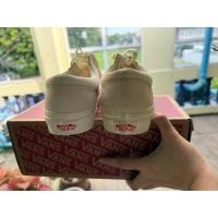 ราคา รองเท้าVans Us 39 24.5 (44261601300)