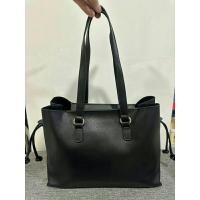 ราคา กระเป๋าถือ สะพายข้าง How R U มือสองสภาพดี (25913111273)