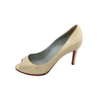 ราคา Christian Louboutin Pumps 37 BEG suede Direct from Japan Secondhand (49354035972)