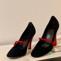 ราคา รองเท้า Moschino หนังแท้ มือสอง (4726000075)