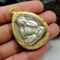 ราคา พระปิดตา วัดบวรนิเวศ รุ่นครบ 7 รอบ เนื้ออัลปาก้า เลี่ยมทองไมครอนกันน้ำ (43218394396)