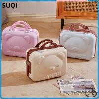 ราคา กระเป๋าเดินทาง ซูฉี พร้อมตัวล็อครหัสผ่าน กระเป๋าเดินทางขนาด 14 นิ้ว, แต่งหน้าความจุขนาดใหญ่ลายหมีริลัคคุมะ (54404638707)