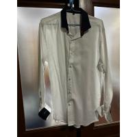 ราคา เสื้อเชิ้ตสีขาว(มือสอง) ปกสีกรม ปกในสีแดงเลือดหมู (42056737027)