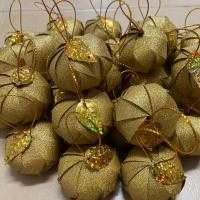 ราคา เหรียญโปรยทานส้มใส่ใบ 50 ตัวเปล่า งานกากเพชรสีเงินสีทองทั้งลูก (24966575483)