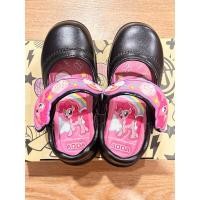 ราคา ส่งฟรี!! ส่งด่วน!! ADDA Pony มีไฟ!! รองเท้านักเรียนอนุบาลหนังดำ มือสอง (25877785923)