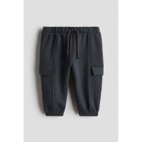 ราคา H&M(เอชแอนด์เอ็ม) กางเกงจ็อกเกอร์แบบมีด้านในขัดเงา (Brushed-inside cargo joggers) Infants Brushed-in 1292688_2 (44473150657)