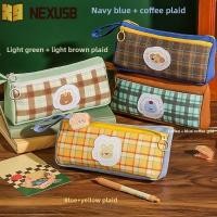 ราคา NEXUSBEAM กระเป๋าปากกาลายสก๊อตวินเทจ, ผ้าตารางรูปแบบ Retro Grid กระเป๋าเครื่องเขียน, แต่งหน้าเครื่องสําอางค์น่ารักสัตว์การ์ตูนมือถือกระเป๋าดินสอนักเรียน (49654971098)