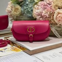 ราคา DIOR Rose Red CD Bobby Underarm Bag กระเป๋ารetro flap สไตล์ข้ามตัว (27044001246)