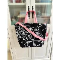 ราคา กระเป๋าผ้าสีดำลายเส้นดอกไม้สีขาว จากแบรนด์ amuse.stuff (28354203850)