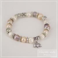 ราคา สร้อยข้อมือมุกน้ำจืดเต็มวง (มุกหลากสี) สลับเงินลายโบราณ ห้อยจี้รูปช้างไทย | กำไลเงินมุกแฟชั่น by Pearl.elry (9093499848)