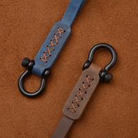 ราคา หนังม้าบ้ารถพวงกุญแจจี้หนังแท้เหมาะสําหรับคู่ชั้นแรก หนังวัว พวงกุญแจเกือกม้าหัวเข็มขัดผู้ชายผู้หญิง มหาวิทยาลัย (47504185063)