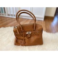 ราคา [มือสอง] กระเป๋าหนังแท้ Thames ของแท้ สีน้ำตาล ใช้งานหลายครั้ง (25857952095)