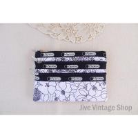 ราคา กระเป๋าซิป Le Sport Sac 3 ชั้น ลายดอกไม้ ใส่มือถือได้ กระเป๋าอเนกประสงค์ จิปาถะ เครื่องสำอางค์ มือสองสภาพดีจากตู้ญี่ปุ่น (18268504706)