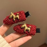 ราคา กิ๊บม้าคลิปสไลล์ชาแนล สีแดง สำหรับผ้าโพกศีรษะเรียบ เหมาะกับงานปีใหม่และคริสต์มาส (51604938802)