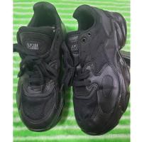 ราคา AKIII Classic รองเท้าผ้าใบสีดำ size:37.5/24 cm พื้นเดิม น้ำหนักเบา สภาพดี #มือสอง720 (28611054134)